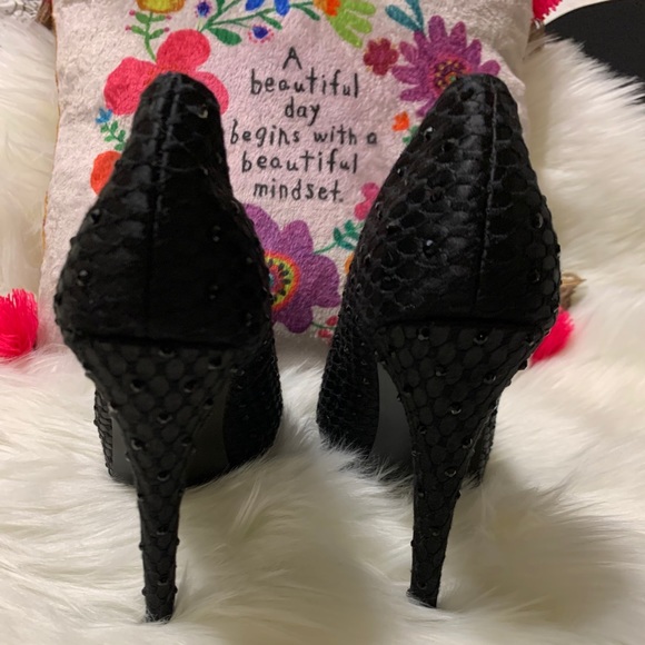 Steve Madden Redcarpt Satin Black Rhinestones - Picture 11 of 16
